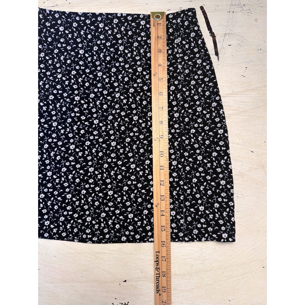 Brandy Melville Mini Skirt Womens One Size Black White Floral A-Line Side Slit - Picture 7 of 7